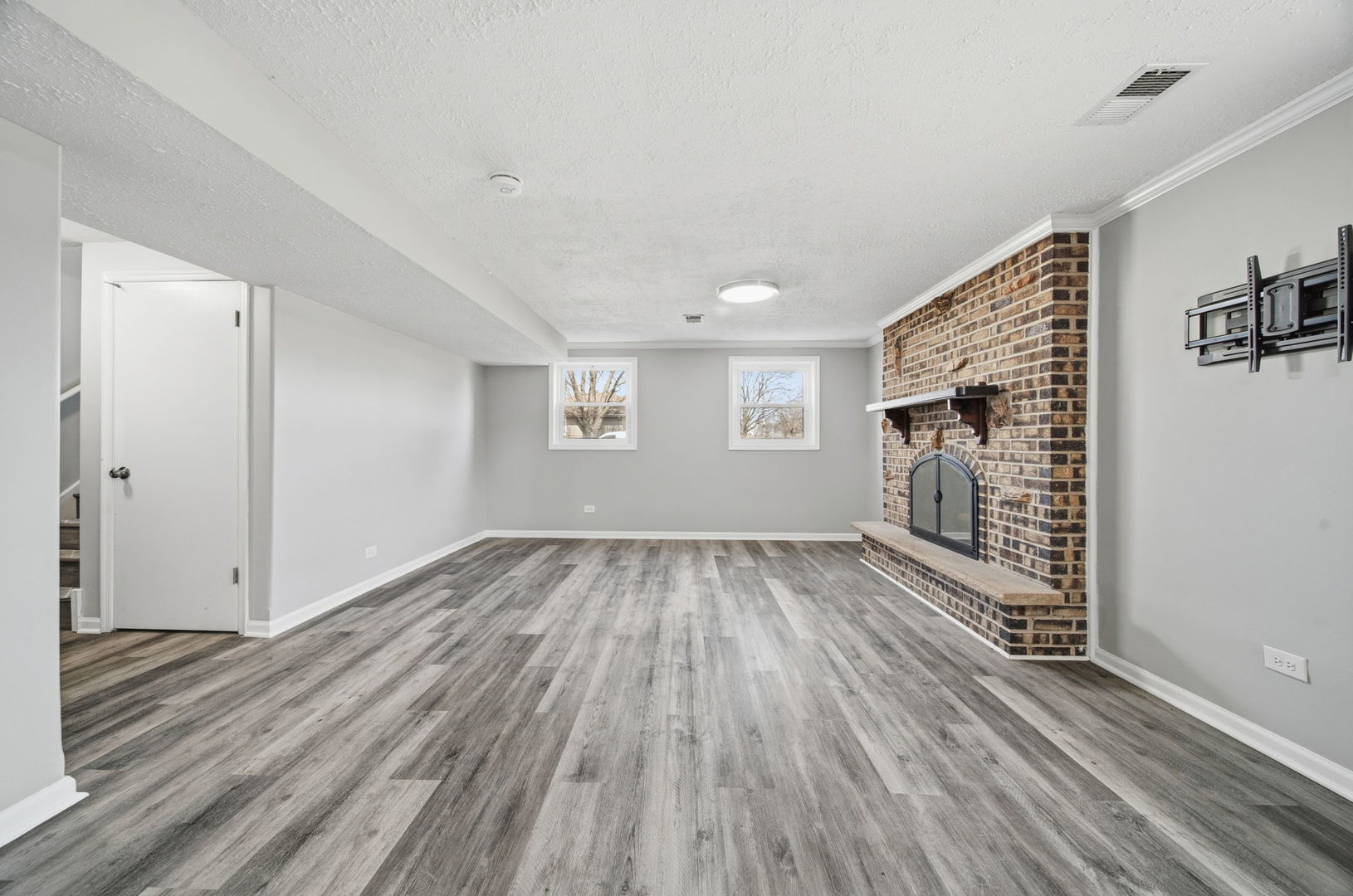 16740 Forest Avenue, Oak Forest, IL 60452