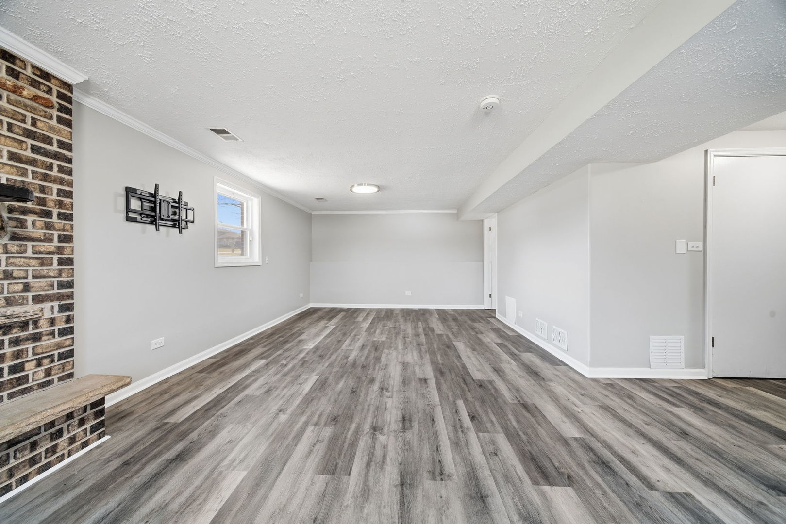 16740 Forest Avenue, Oak Forest, IL 60452