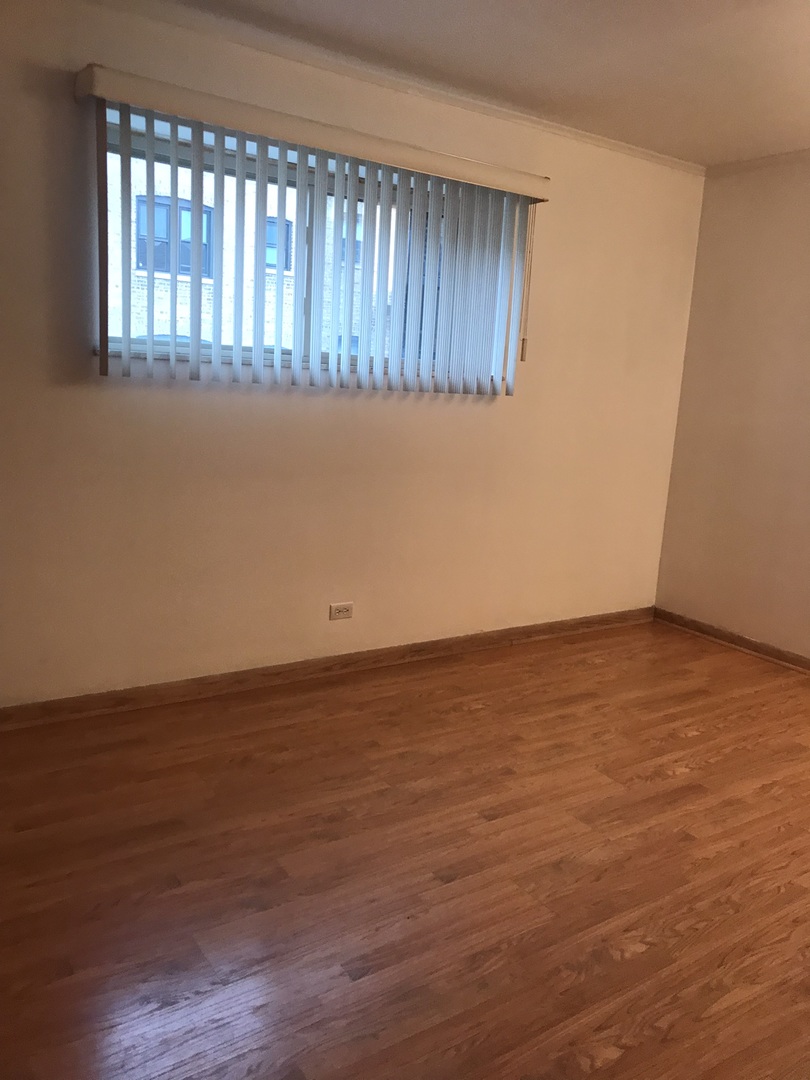 1425 W Touhy Avenue #103, Park Ridge, IL 60068