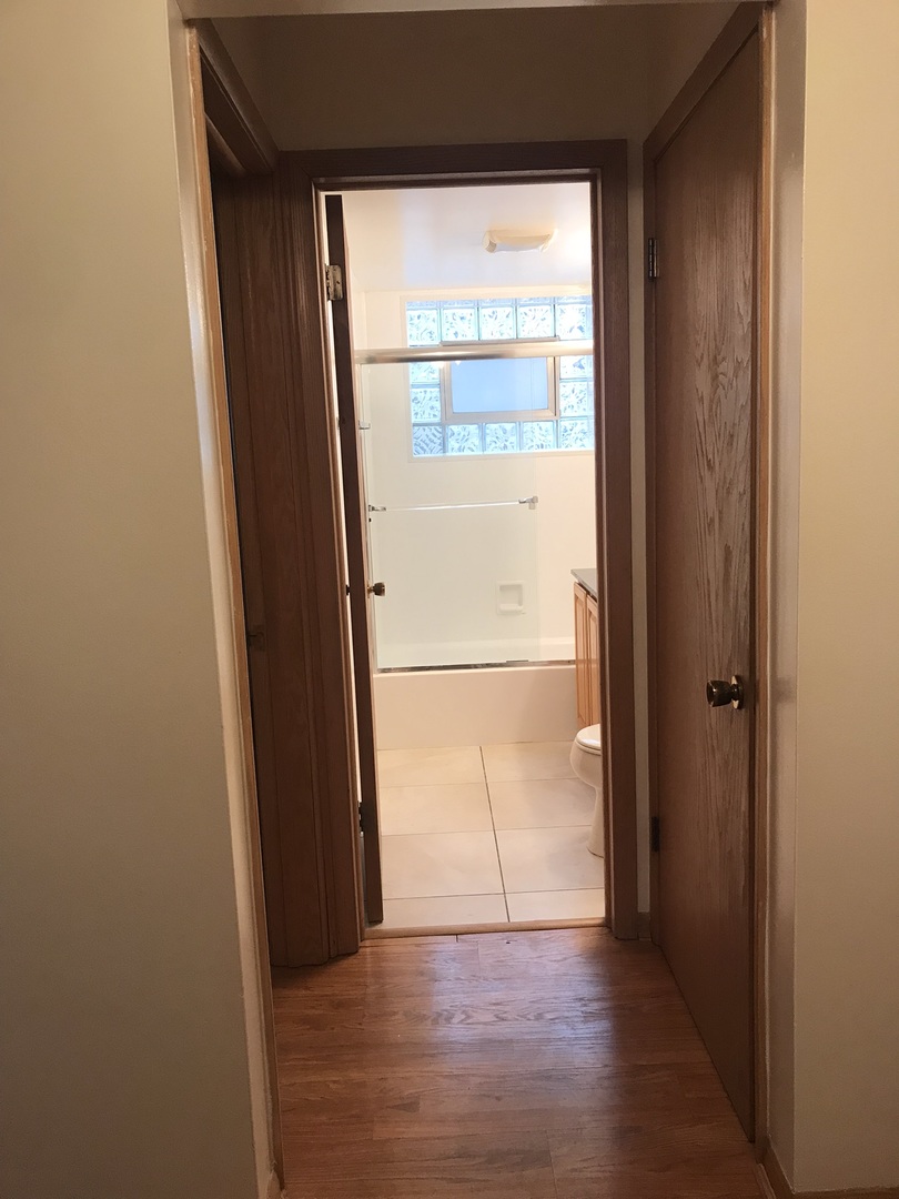 1425 W Touhy Avenue #103, Park Ridge, IL 60068