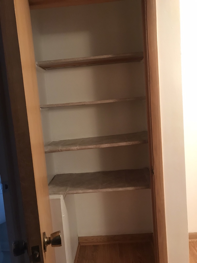 1425 W Touhy Avenue #103, Park Ridge, IL 60068