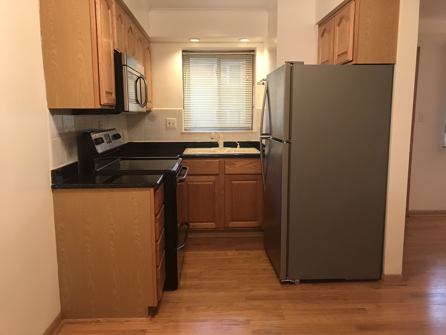 1425 W Touhy Avenue #103, Park Ridge, IL 60068