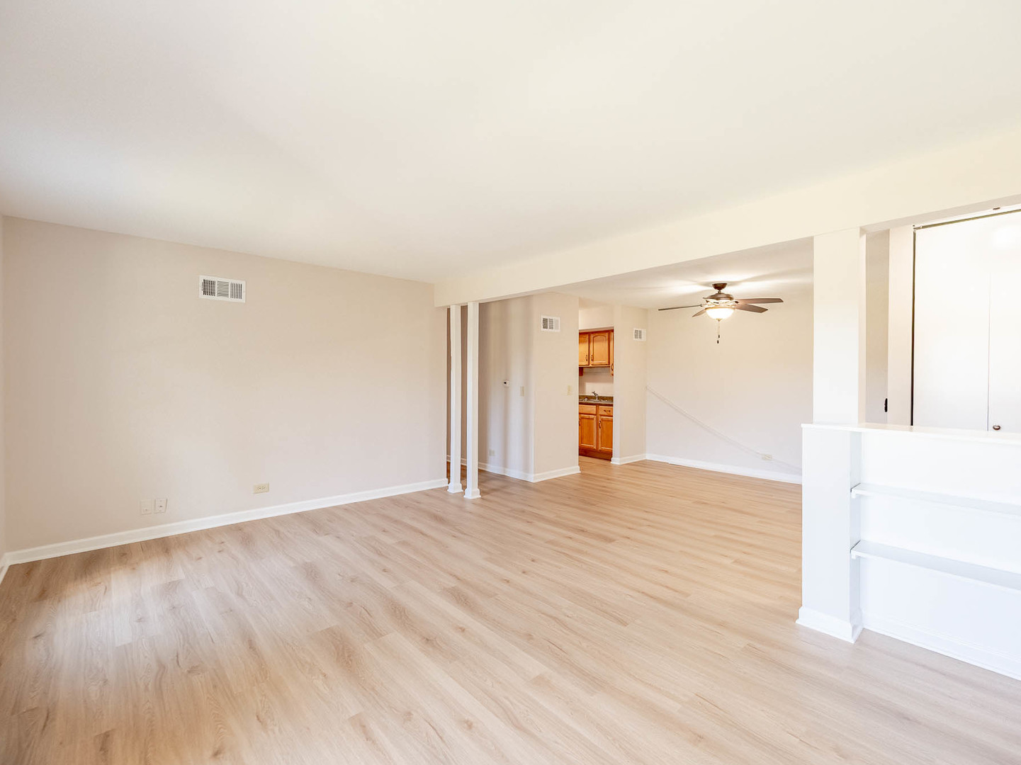 530 Shorely Drive #104, Barrington, IL 60010