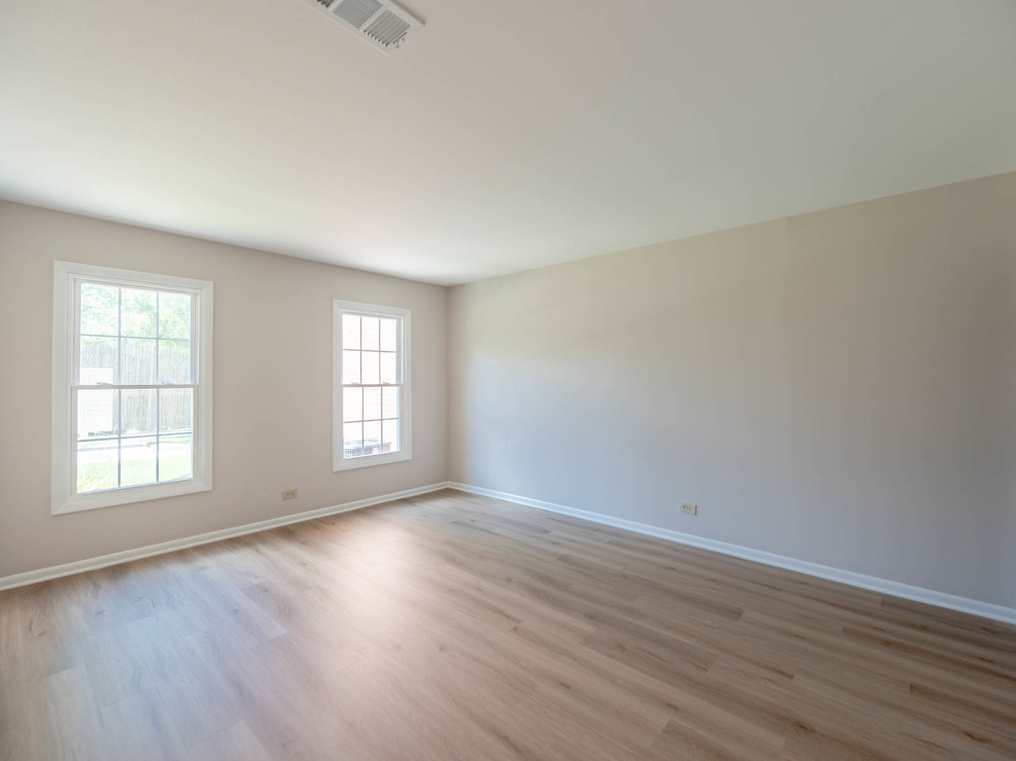 530 Shorely Drive #104, Barrington, IL 60010