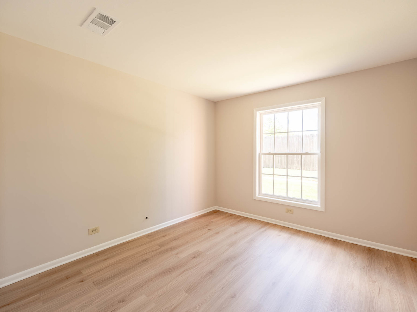 530 Shorely Drive #104, Barrington, IL 60010