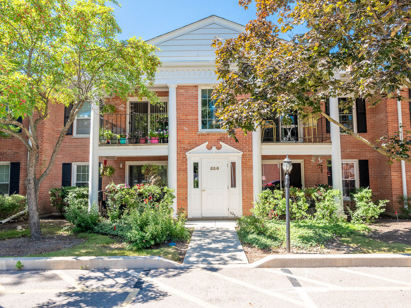 530 Shorely Drive #104, Barrington, IL 60010
