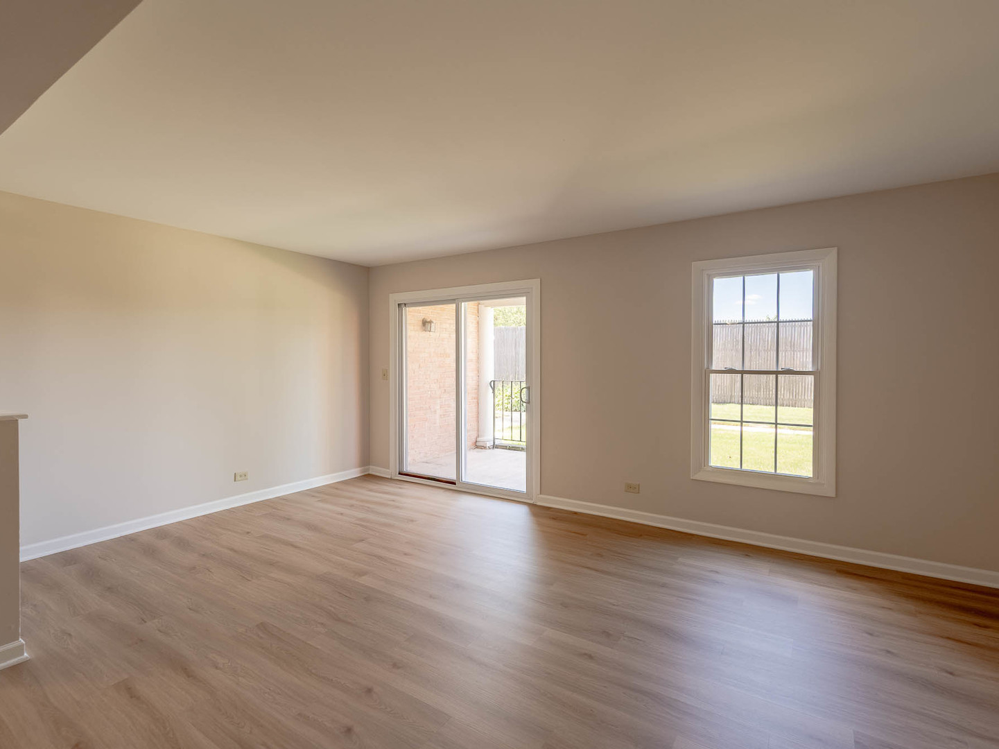 530 Shorely Drive #104, Barrington, IL 60010