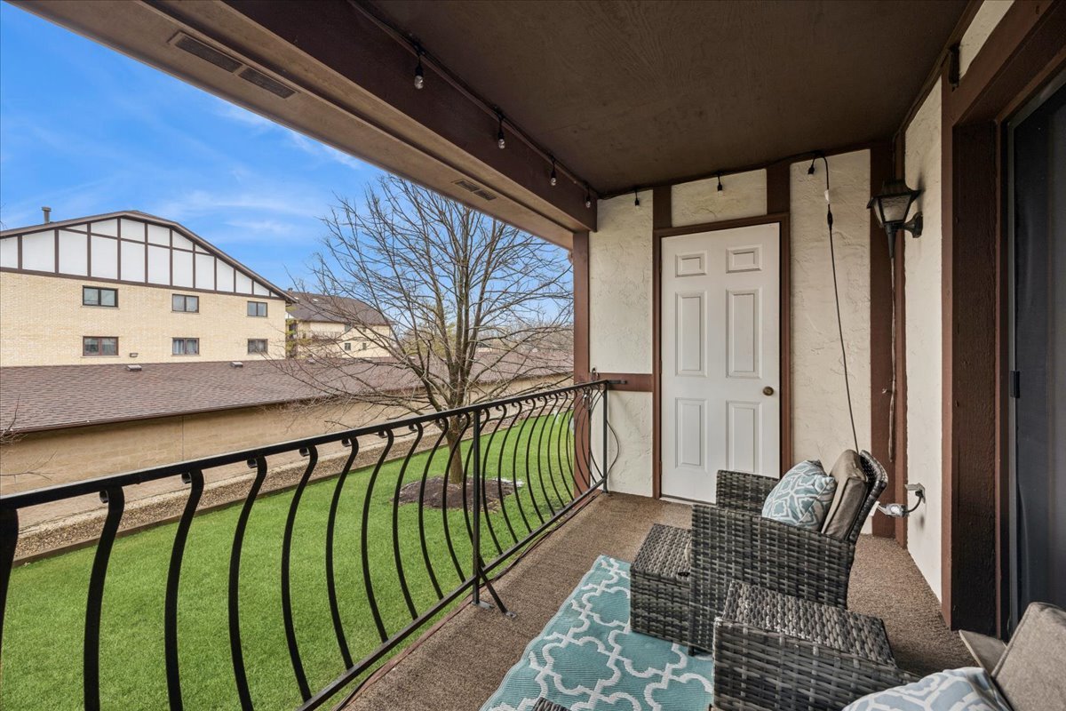 17950 66th Court #2S, Tinley Park, IL 60477