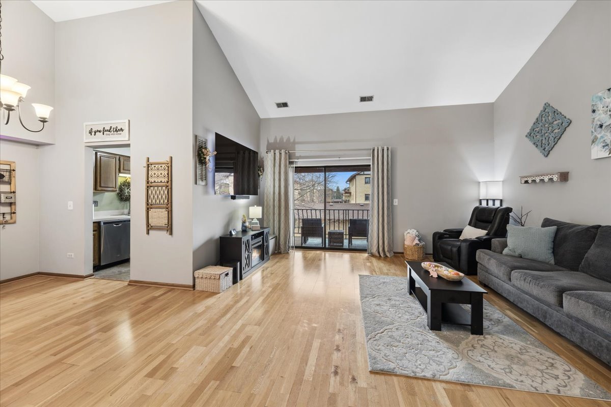 17950 66th Court #2S, Tinley Park, IL 60477