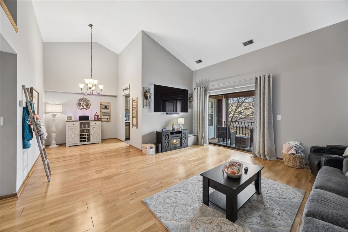 17950 66th Court #2S, Tinley Park, IL 60477