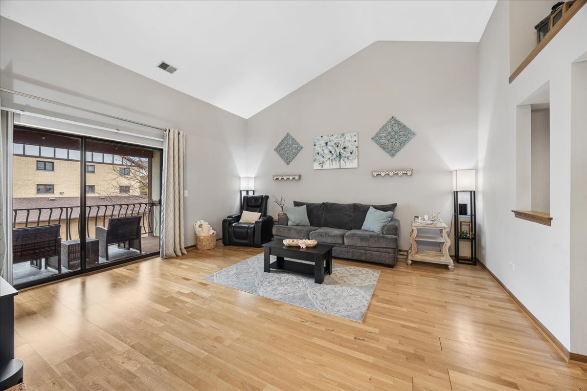 17950 66th Court #2S, Tinley Park, IL 60477