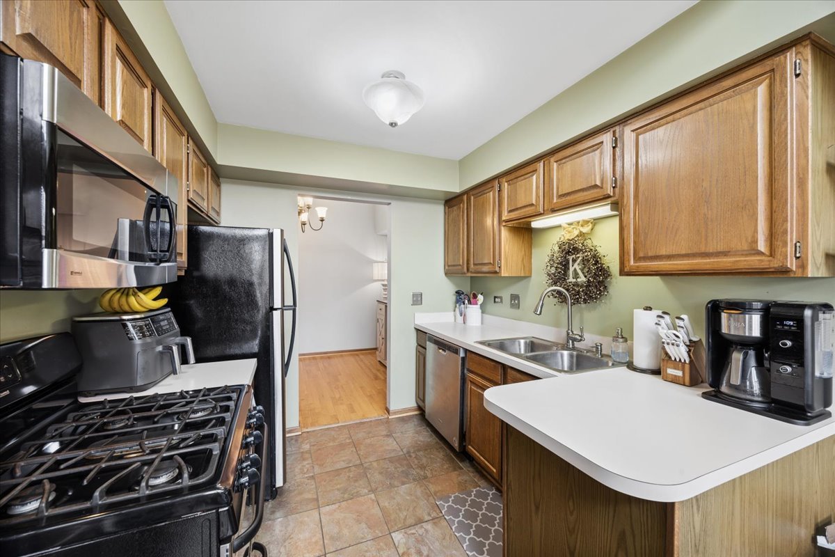 17950 66th Court #2S, Tinley Park, IL 60477