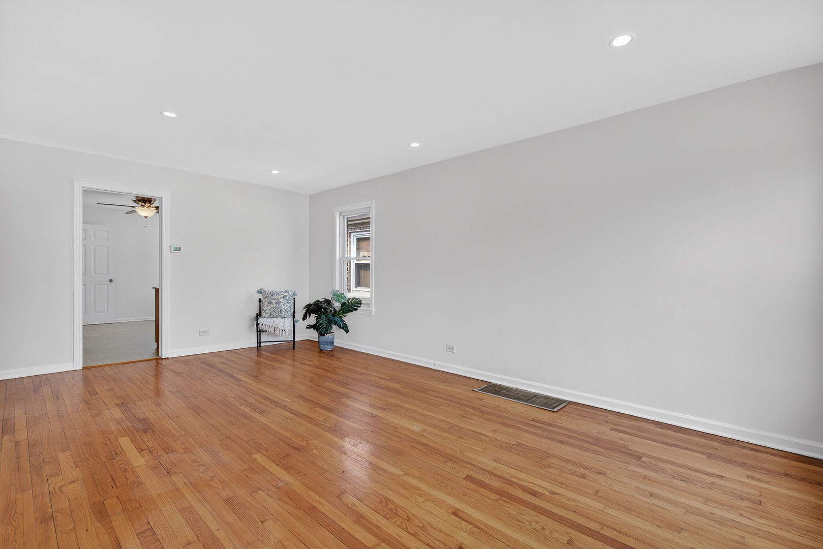 10552 S Troy Street, Chicago, IL 60655