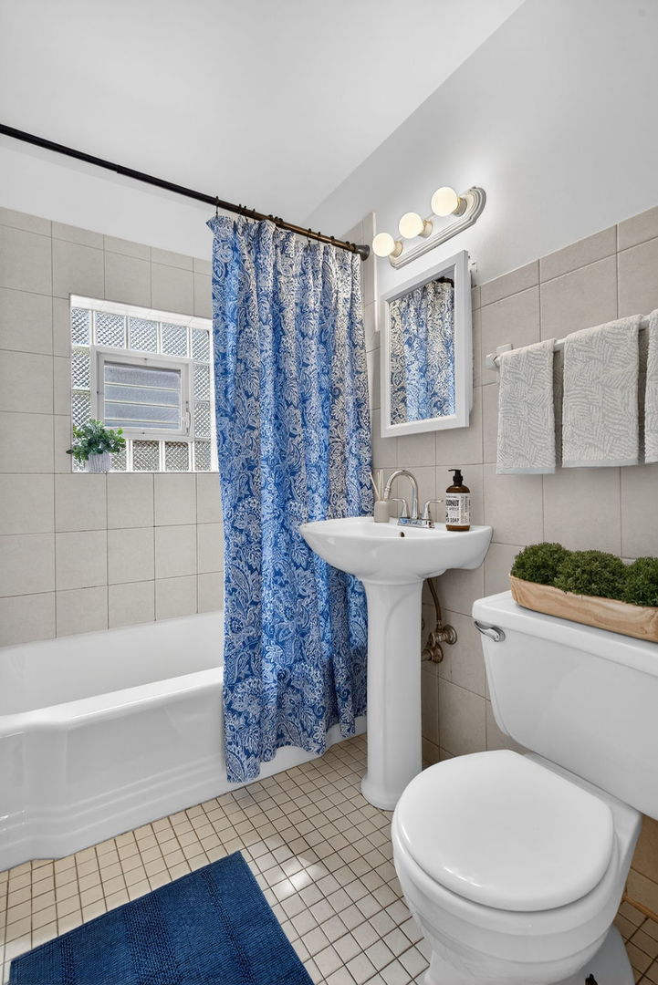 10552 S Troy Street, Chicago, IL 60655