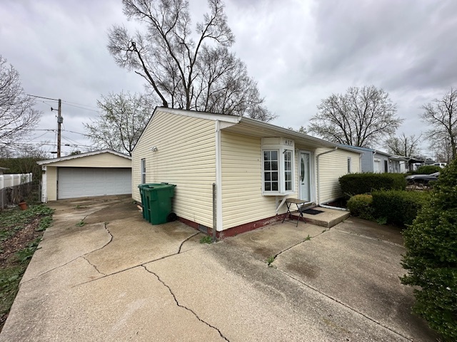 407 Laurel Avenue, Romeoville, IL 60446