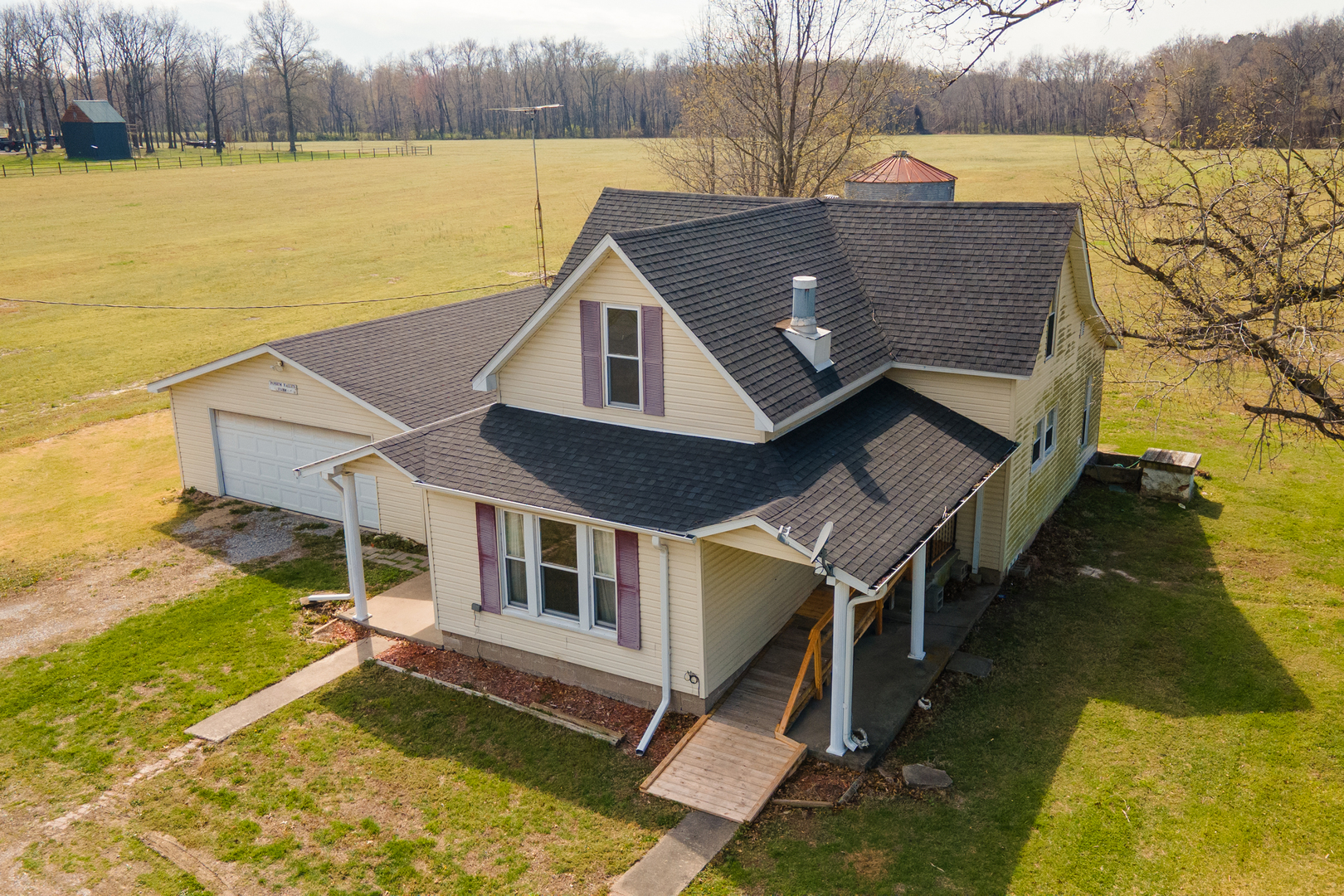 15016 Harmony Church Road, West Frankfort, IL 62896