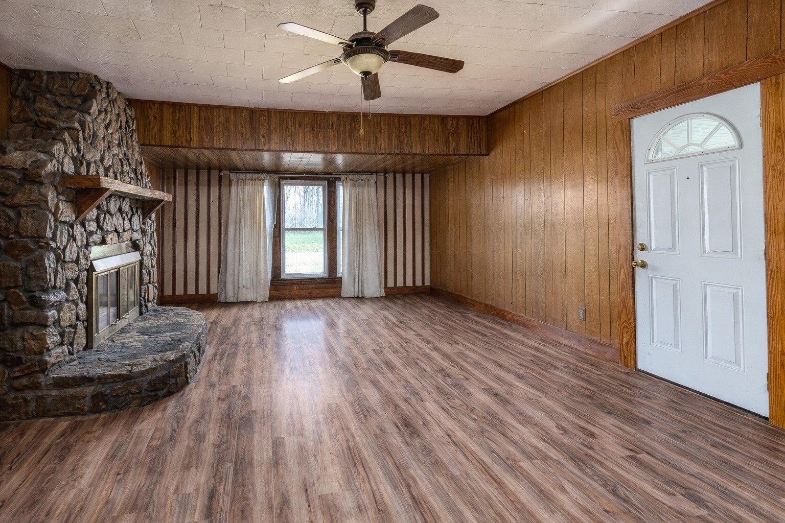 15016 Harmony Church Road, West Frankfort, IL 62896