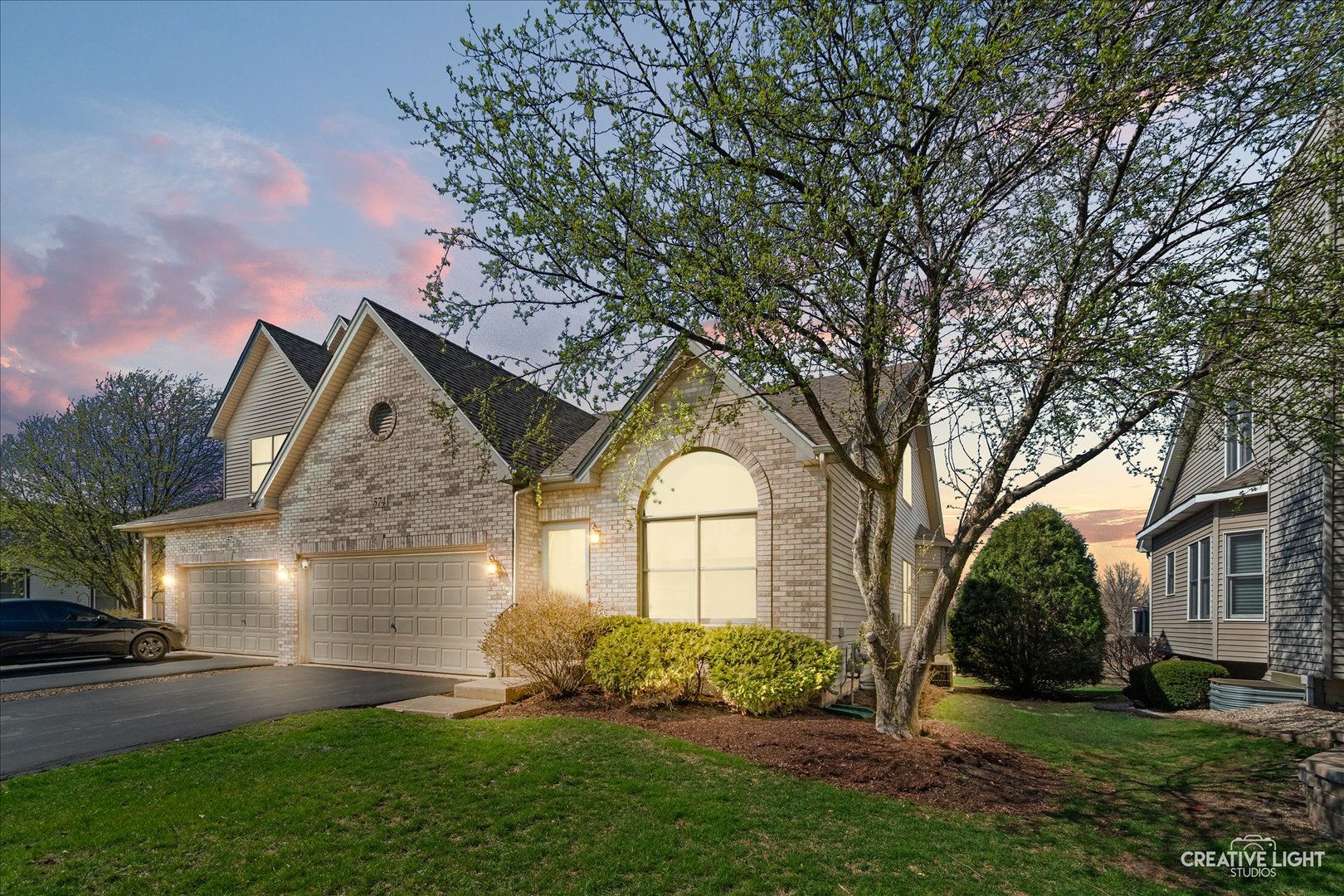 574 Sudbury Circle, Oswego, IL 60543