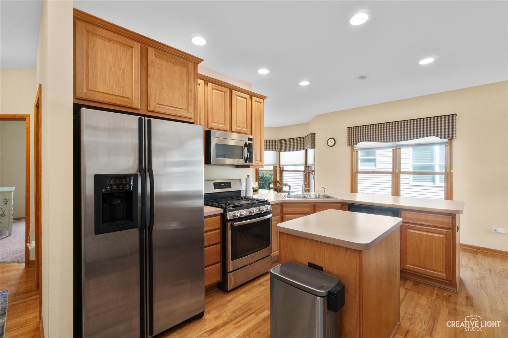 574 Sudbury Circle, Oswego, IL 60543