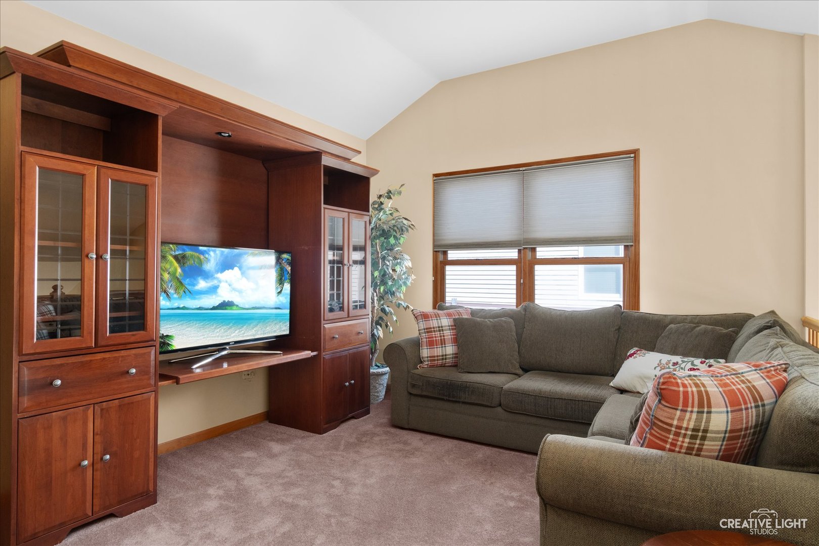 574 Sudbury Circle, Oswego, IL 60543