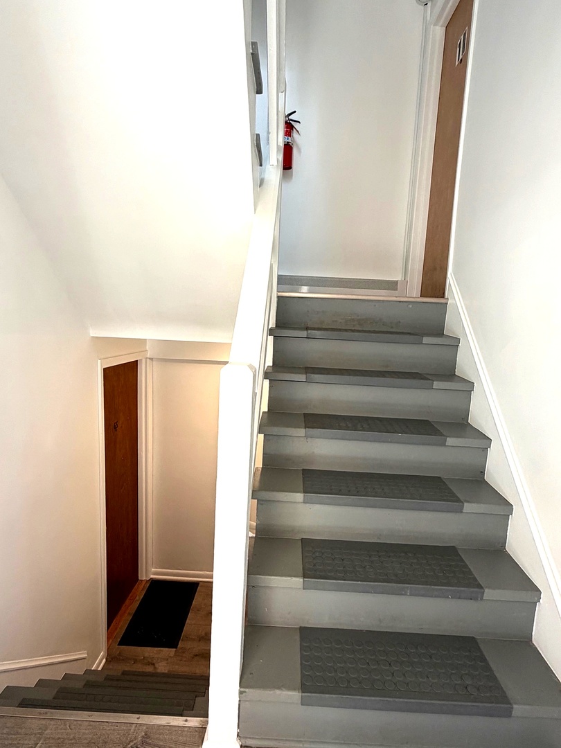 4338 WARREN Avenue, Hillside, IL 60162