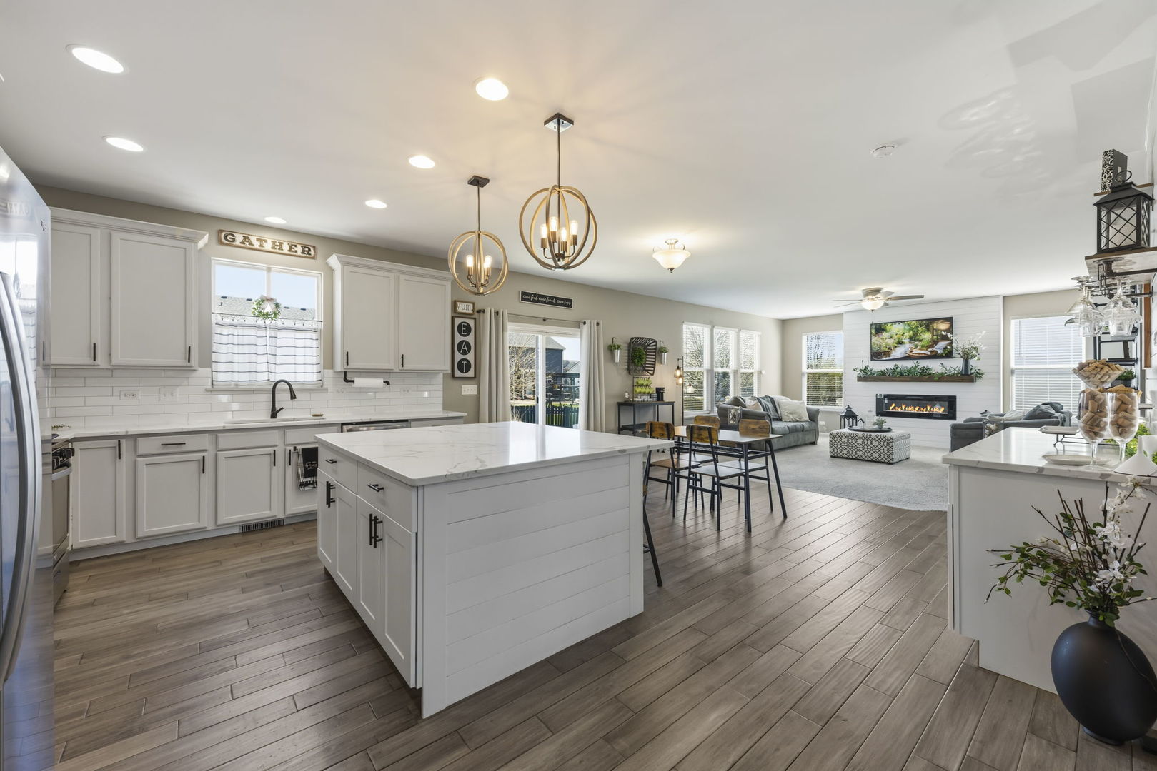 2328 Thunder Gulch Road, Montgomery, IL 60538