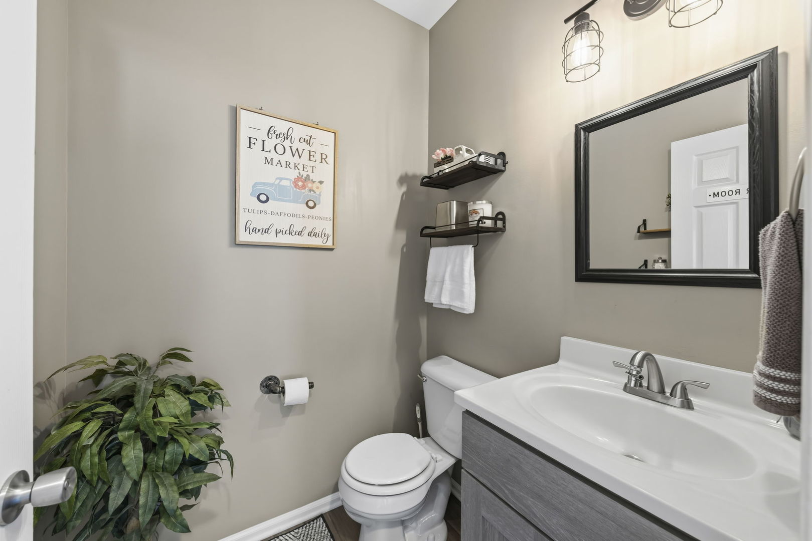 2328 Thunder Gulch Road, Montgomery, IL 60538