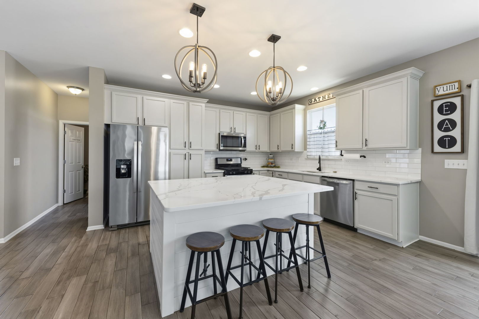 2328 Thunder Gulch Road, Montgomery, IL 60538