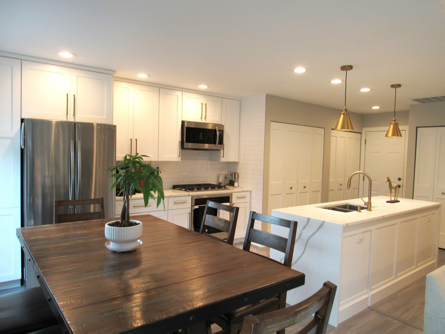 1863 Castle Pines Circle, Elgin, IL 60123