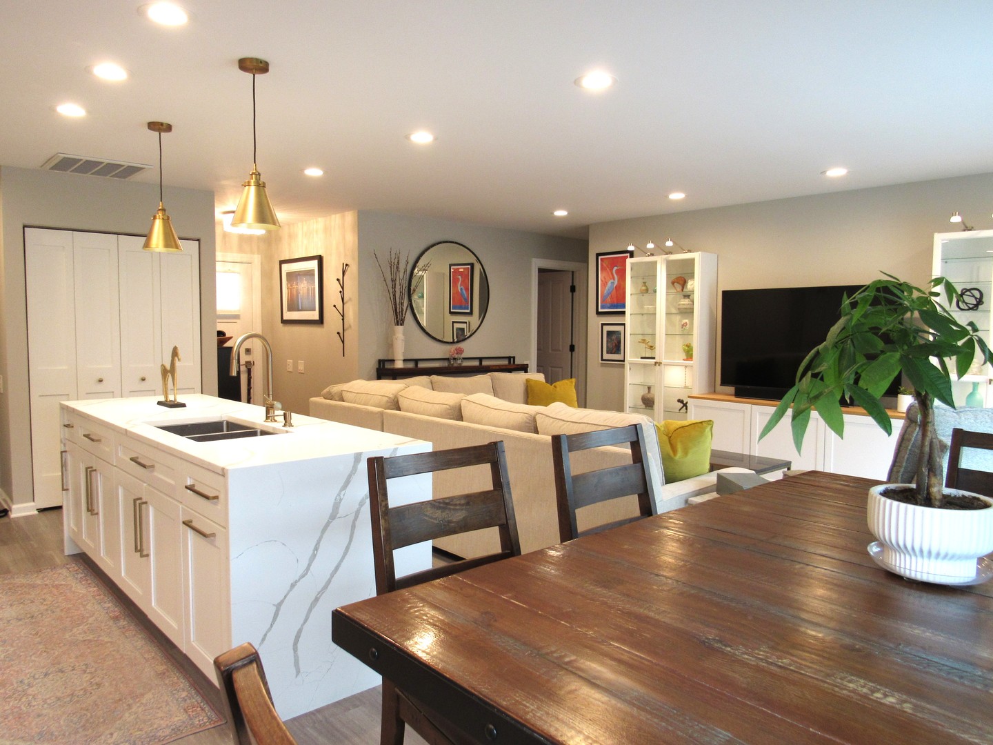 1863 Castle Pines Circle, Elgin, IL 60123