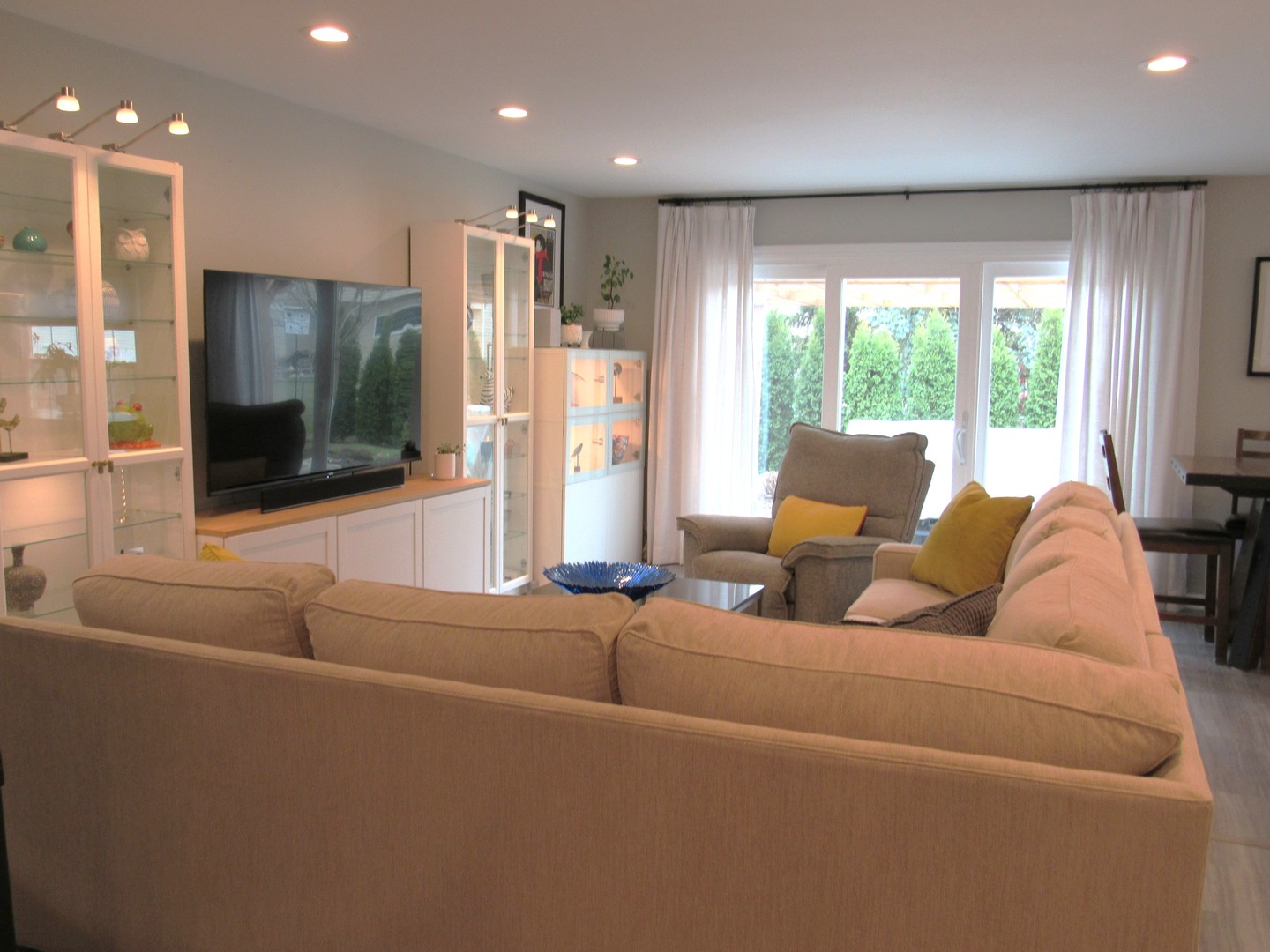 1863 Castle Pines Circle, Elgin, IL 60123