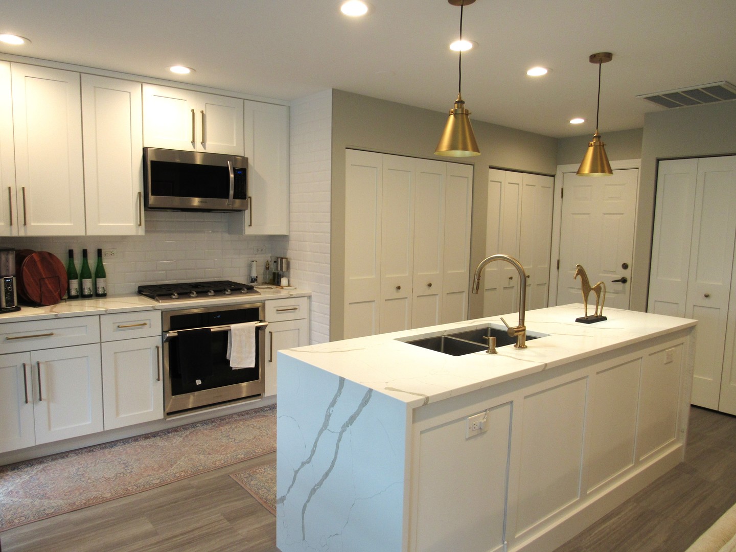 1863 Castle Pines Circle, Elgin, IL 60123