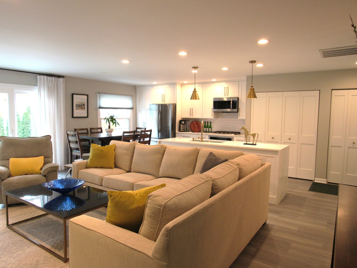 1863 Castle Pines Circle, Elgin, IL 60123