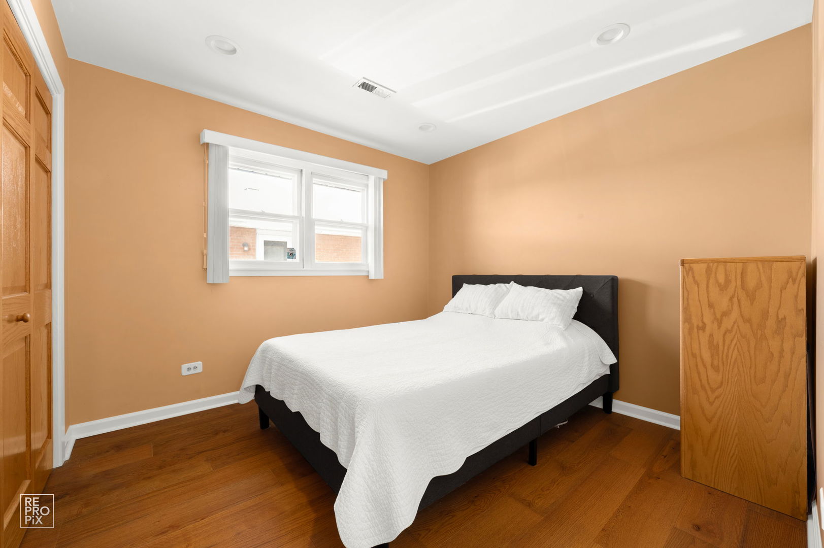 4433 Madison Avenue, Brookfield, IL 60513