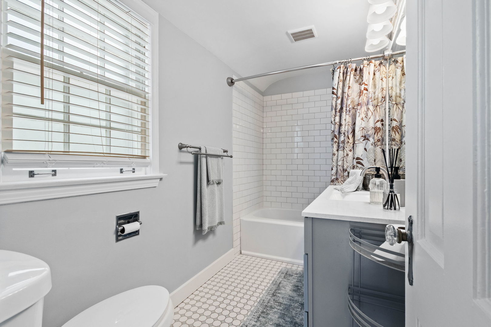4814 Bryan Place, Downers Grove, IL 60515
