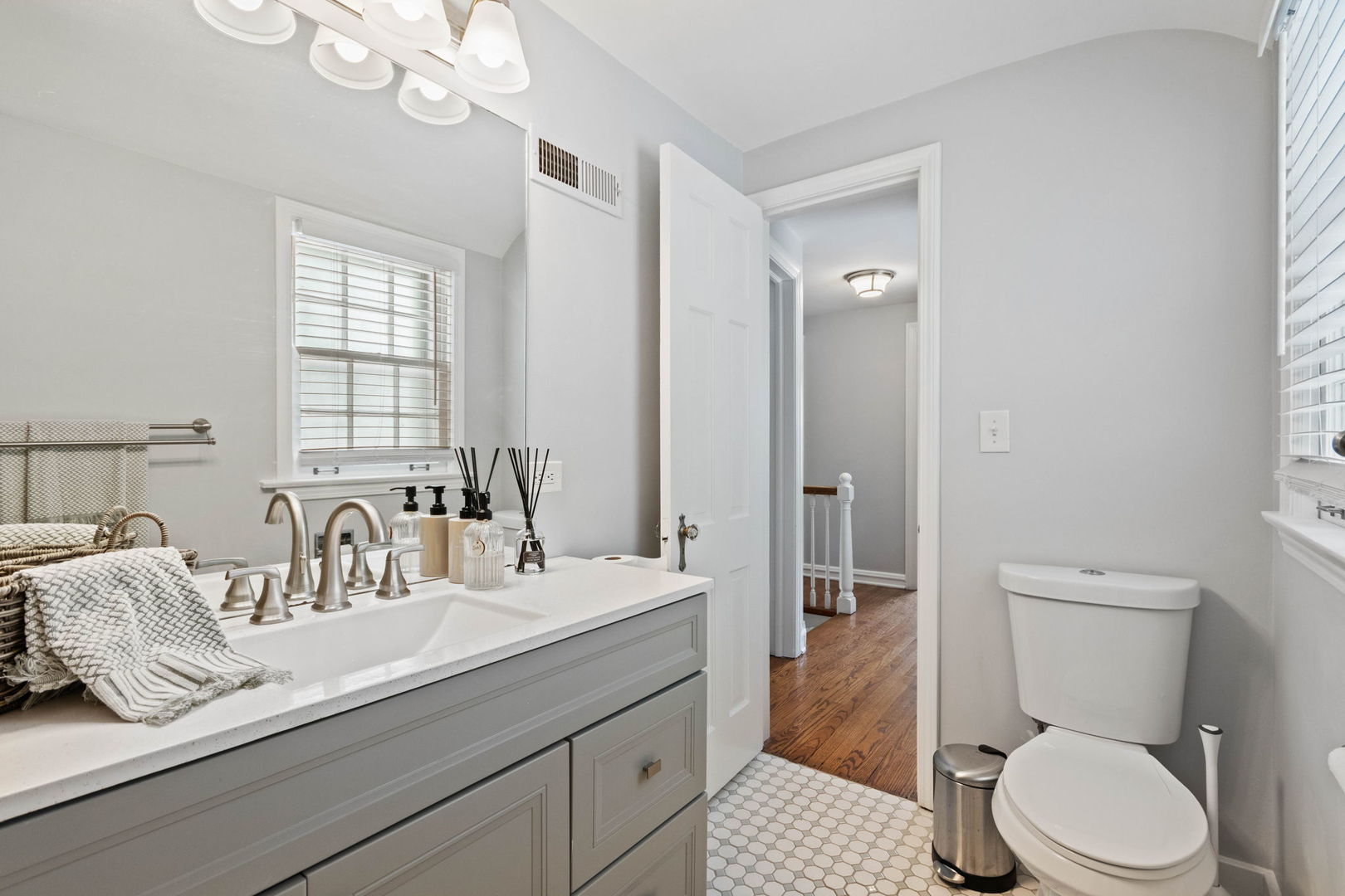 4814 Bryan Place, Downers Grove, IL 60515