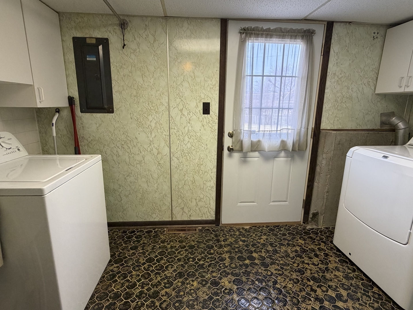 12747 S 81st Court, Palos Park, IL 60464