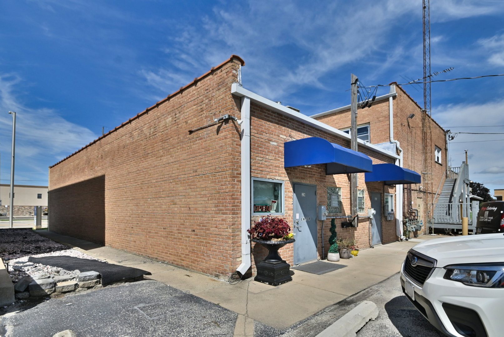 329-31 N Addison Road, Addison, IL 60101