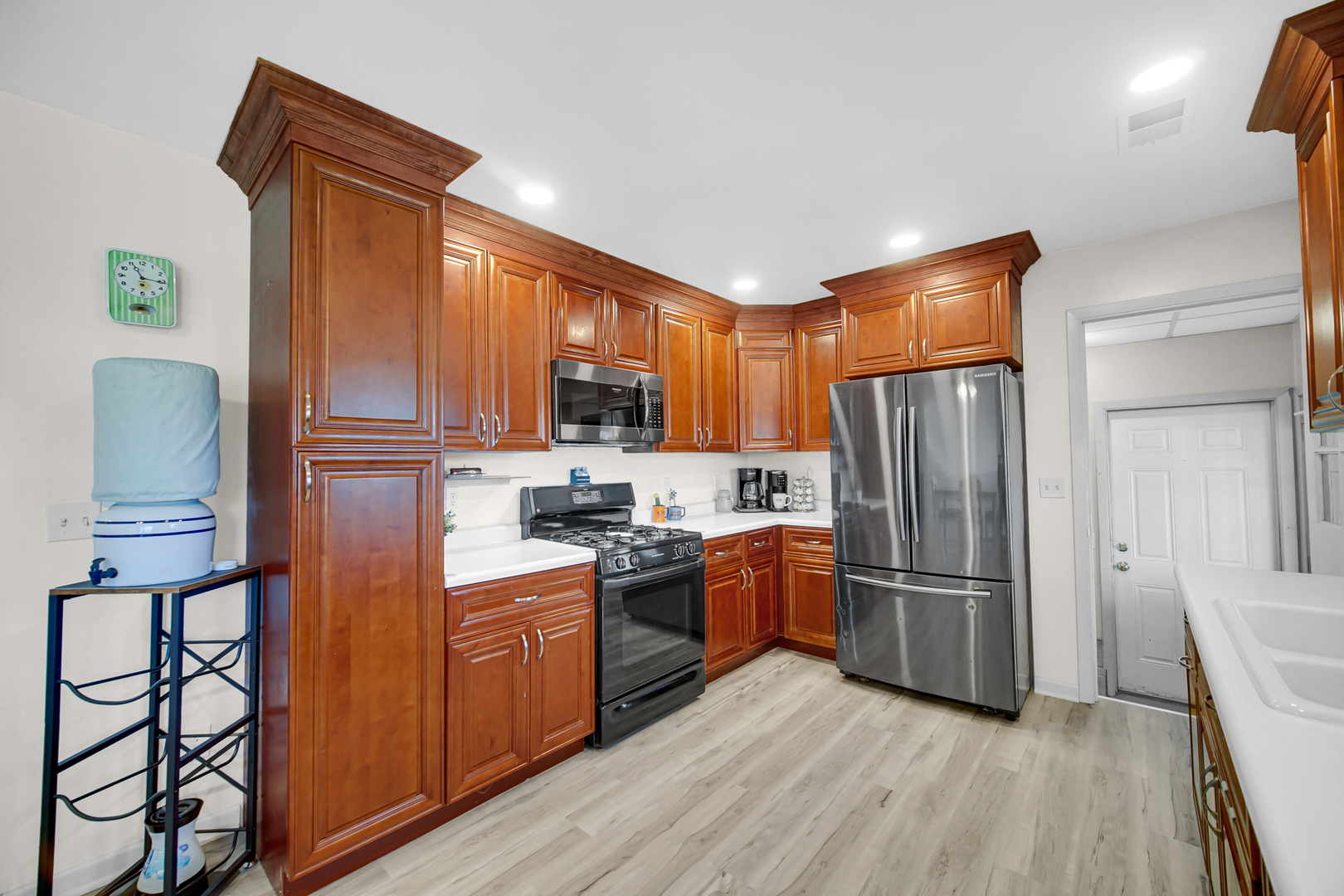 3709 Hawthorne Street, Harvard, IL 60033