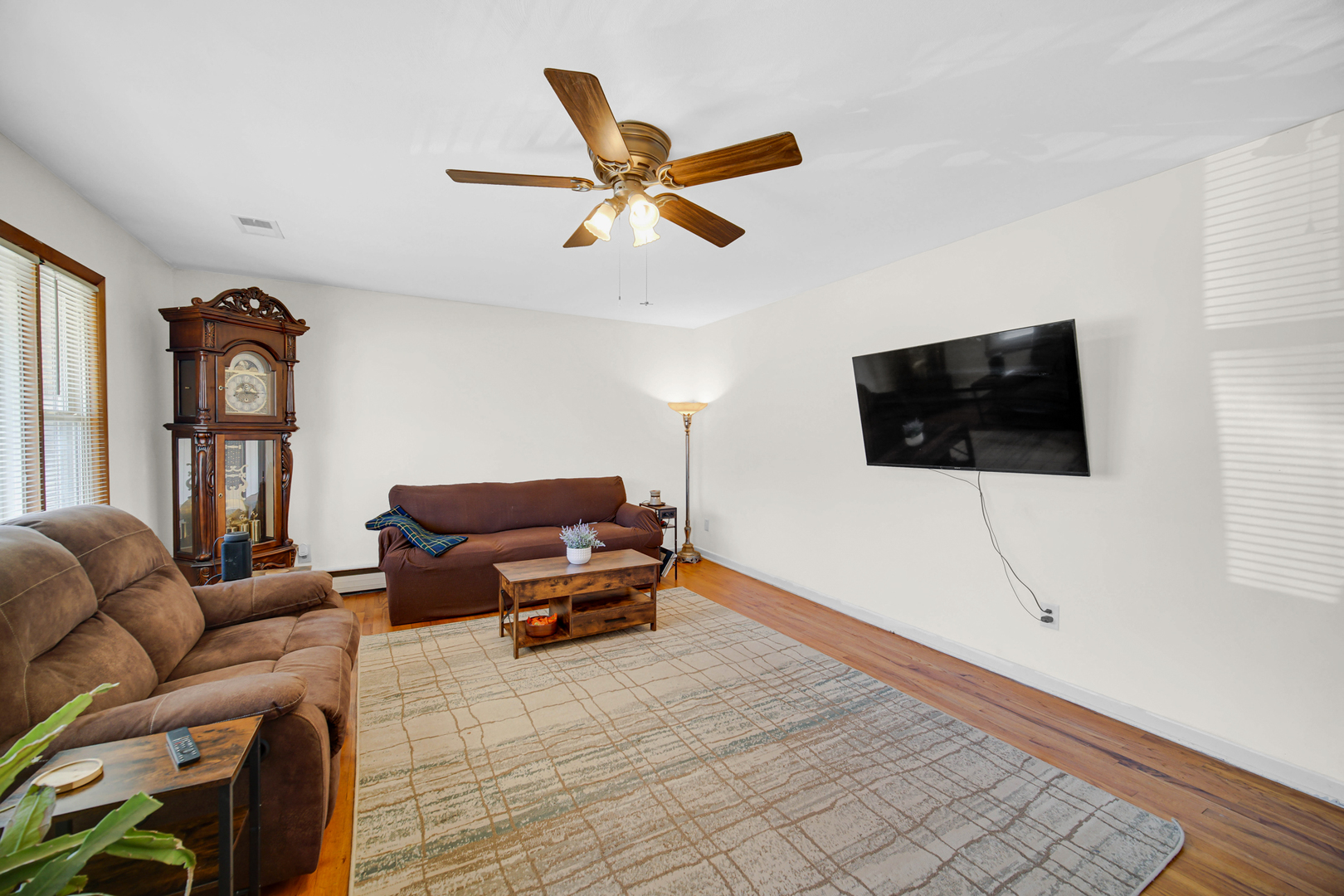 3709 Hawthorne Street, Harvard, IL 60033