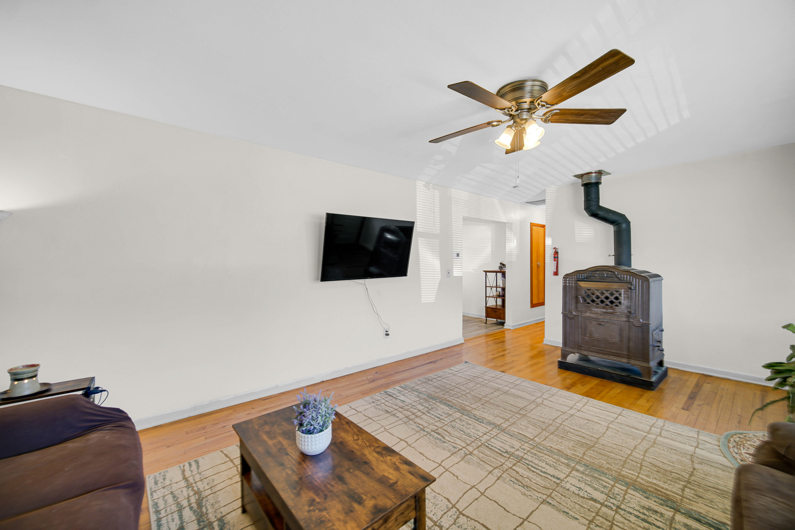 3709 Hawthorne Street, Harvard, IL 60033