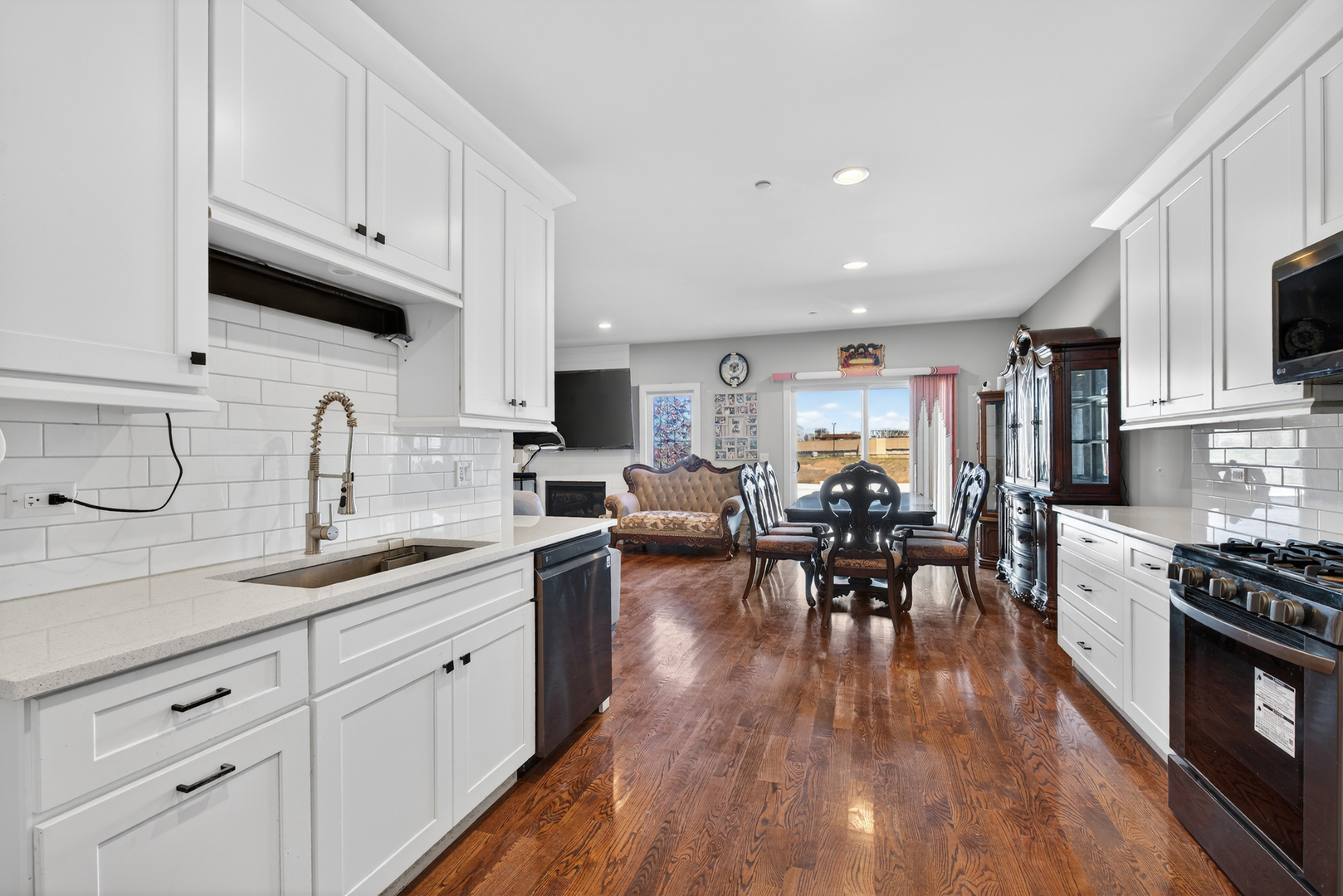 8166 W 87th Street #8166, Hickory Hills, IL 60457