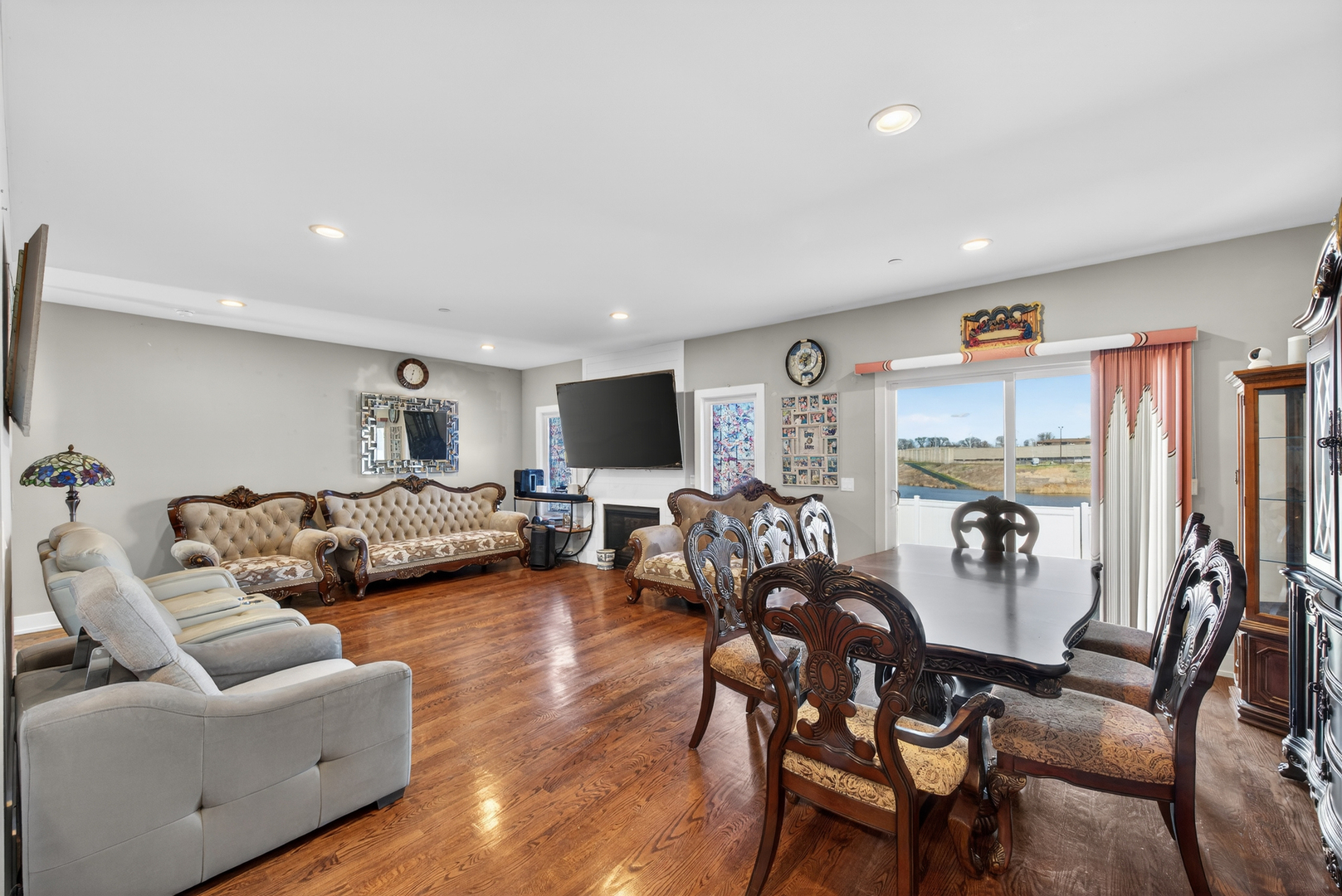 8166 W 87th Street #8166, Hickory Hills, IL 60457