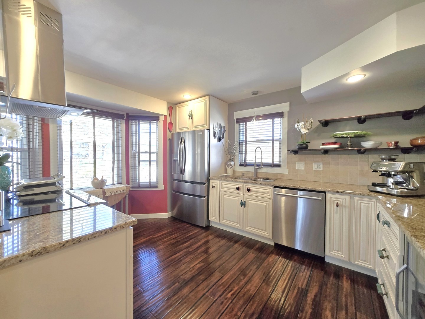 358 Westgate Terrace, Streamwood, IL 60107