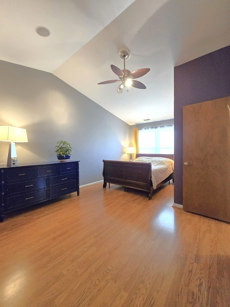 358 Westgate Terrace, Streamwood, IL 60107