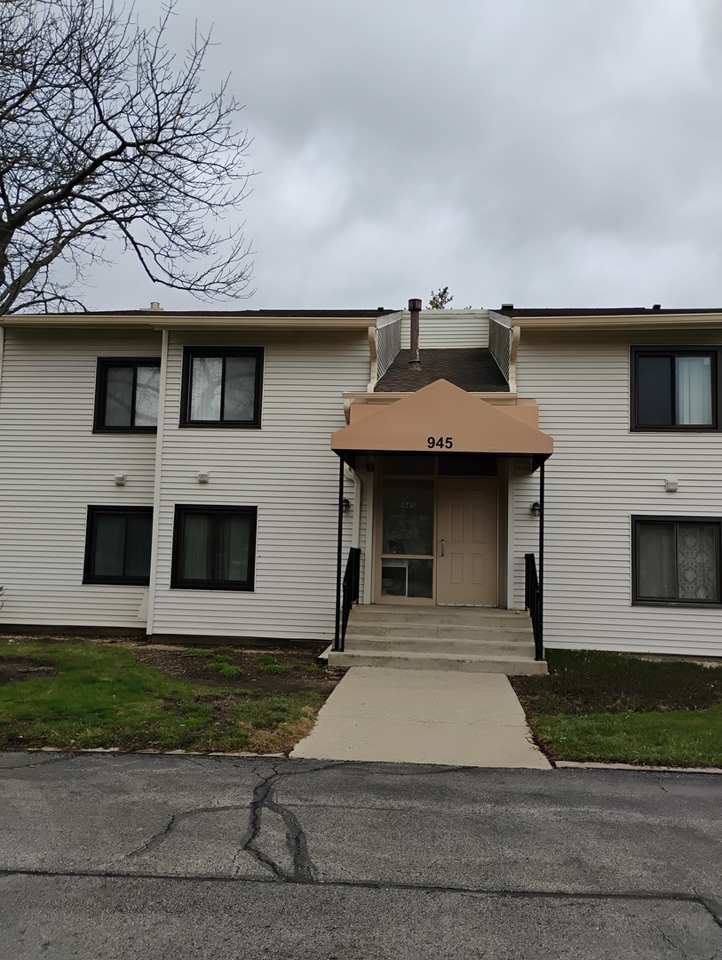 945 Commonwealth Court #4, Vernon Hills, IL 60061