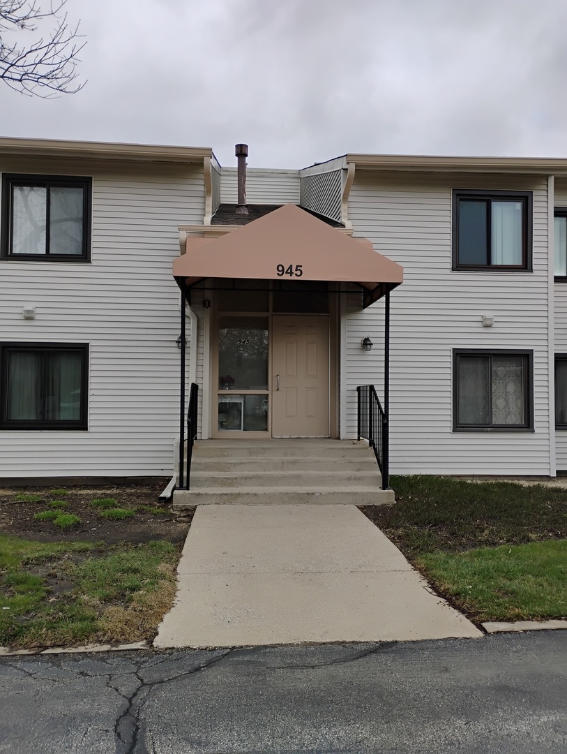 945 Commonwealth Court #4, Vernon Hills, IL 60061