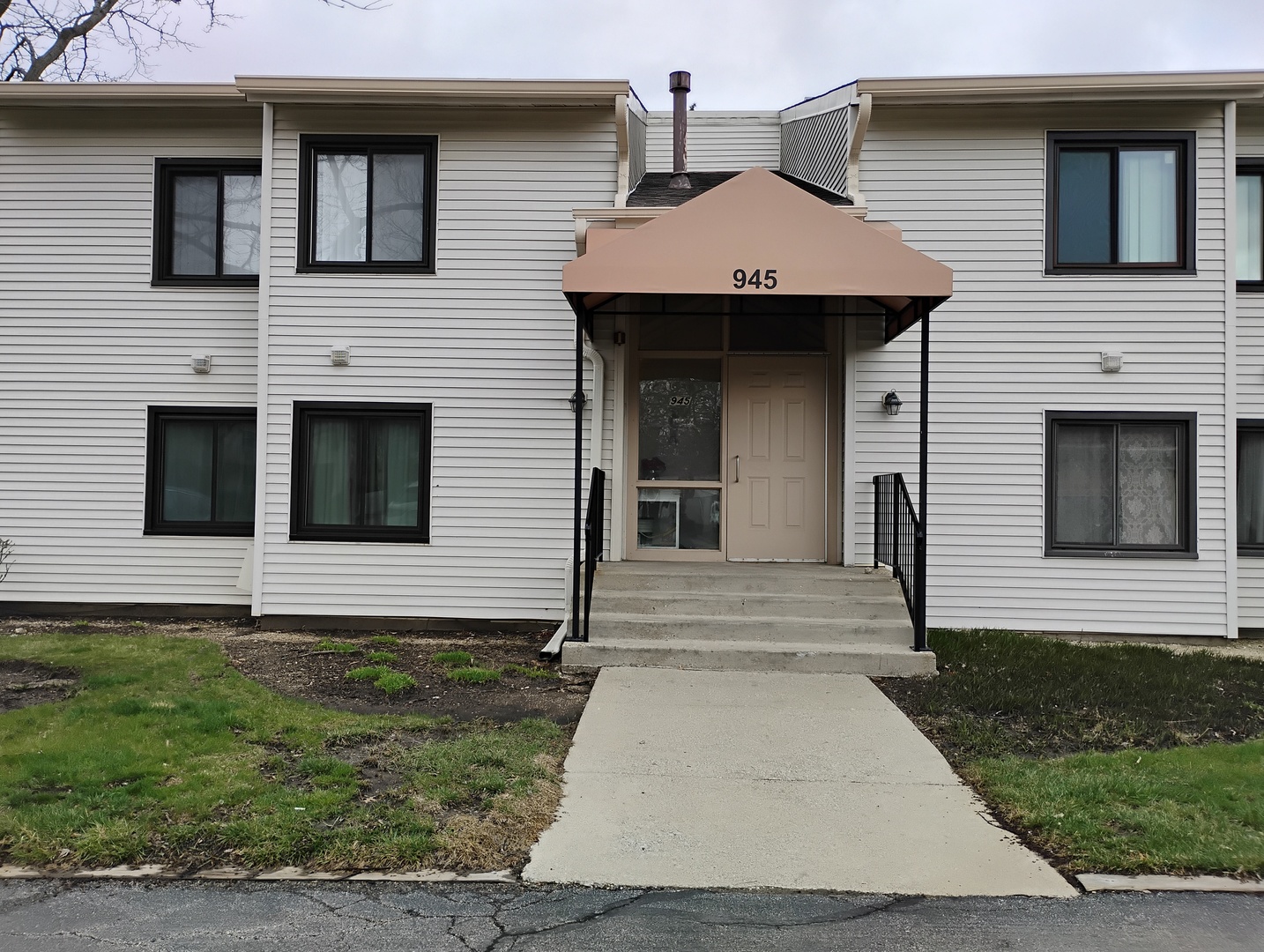 945 Commonwealth Court #4, Vernon Hills, IL 60061