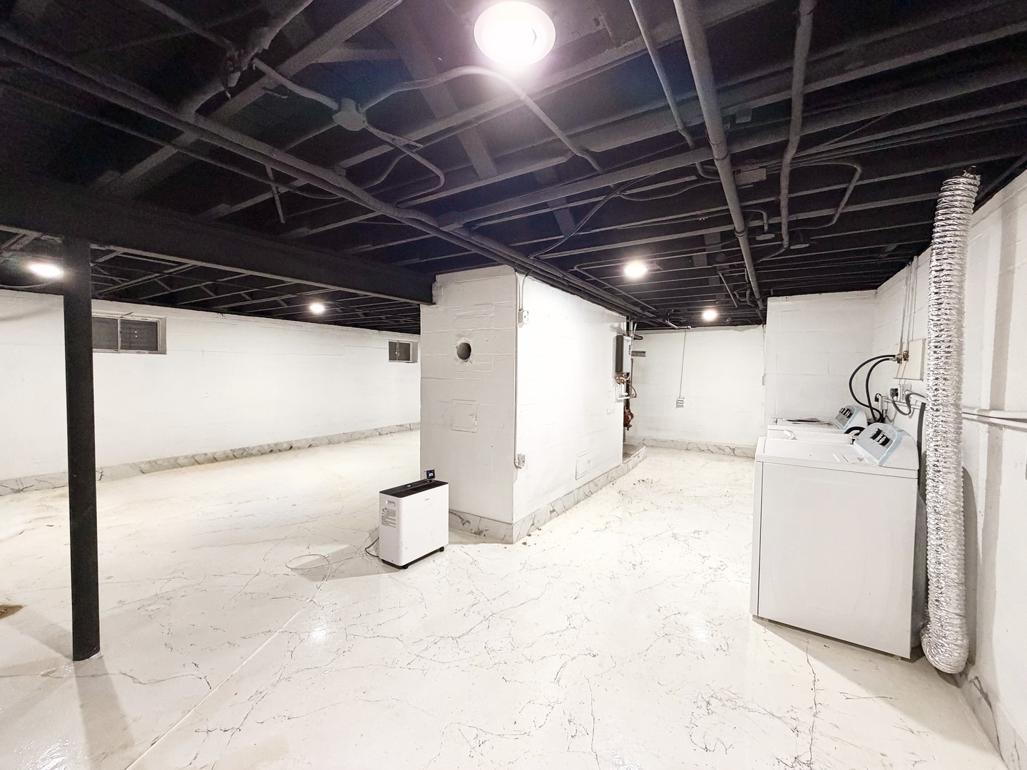 25W621 Indian Hill Woods Drive, Naperville, IL 60563