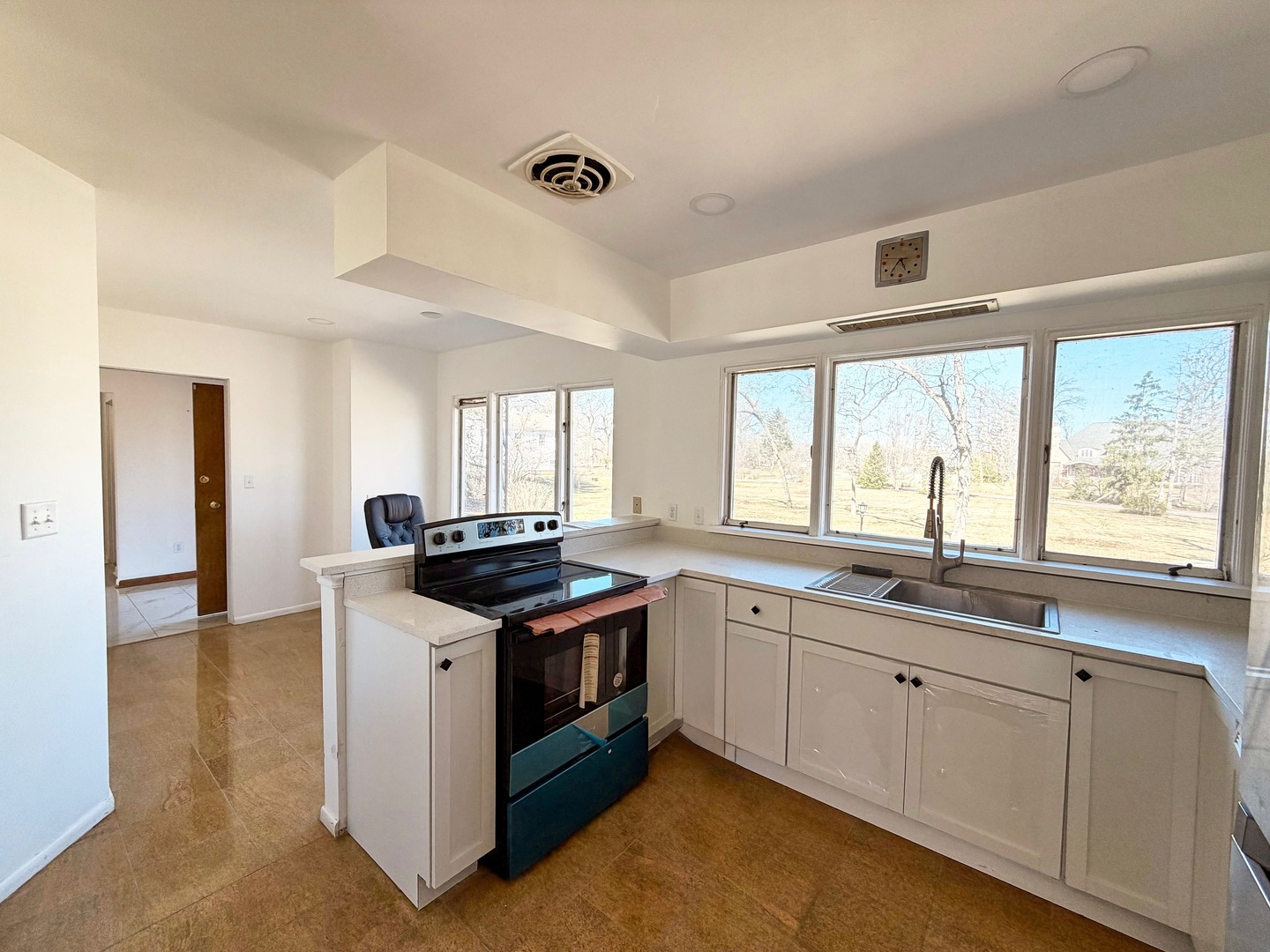 25W621 Indian Hill Woods Drive, Naperville, IL 60563